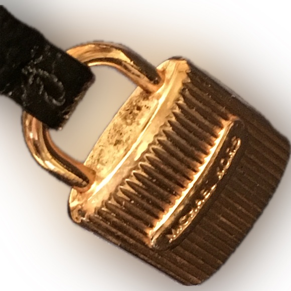 Michael Kors Lock Charm Hang Tag Gold Tone Keychain Key Fob Charm Vintage Style - Picture 5 of 8